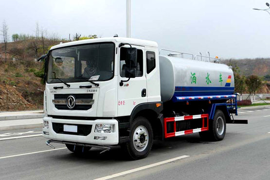 怎樣排除灑水車柴油機(jī)過早、過遲的噴油現(xiàn)象？