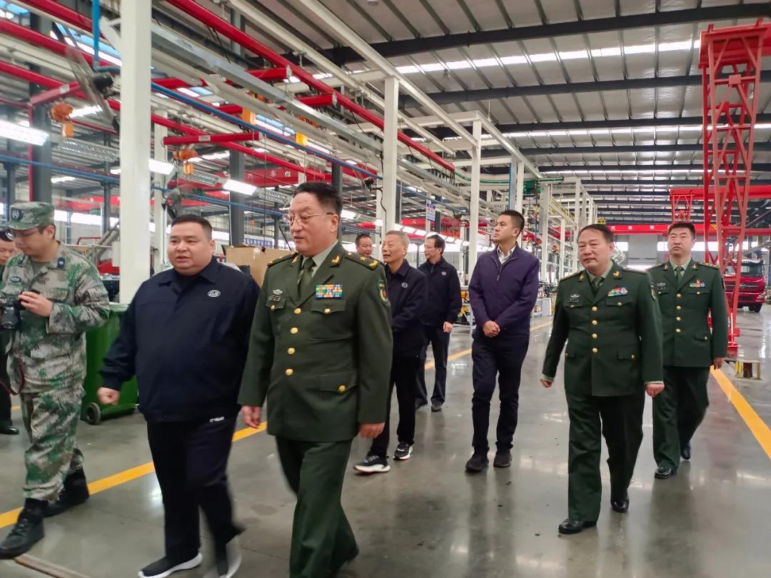 省委常委、省軍區(qū)政委視察我公司應(yīng)急產(chǎn)業(yè)發(fā)展?fàn)顩r